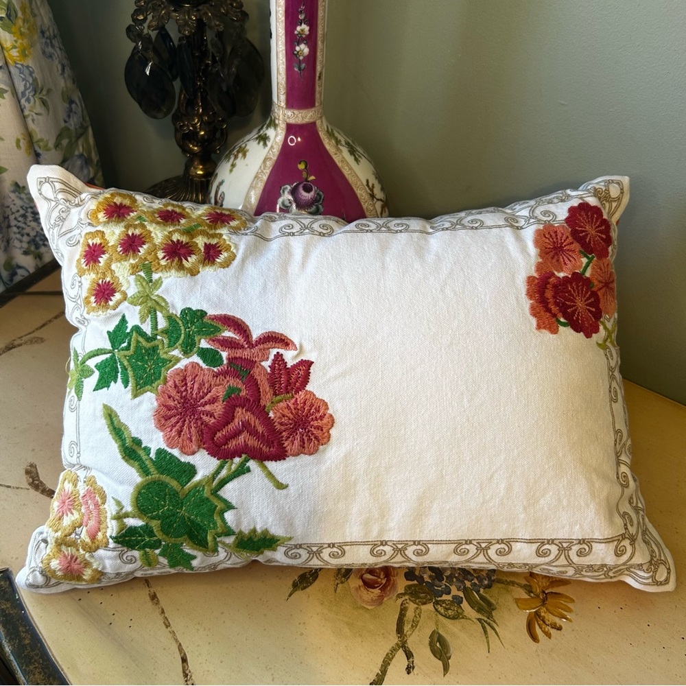 Pier One Embroidered Floral Flowers Leaves Accent Throw Pillow 13” x 18”